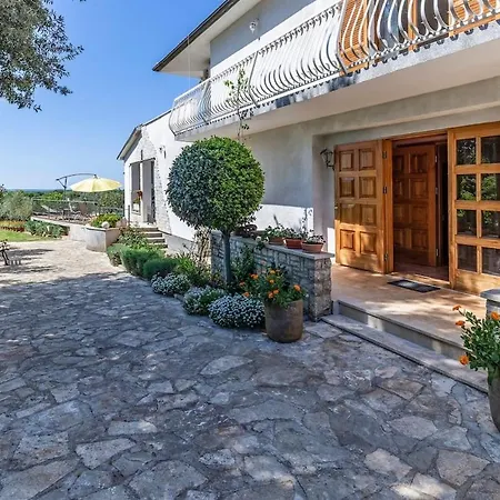 Villa Novela By Istrialux *